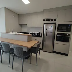 Pe Na Areia - 50m - 2 Km Aeroporto -11 Km Beto Carrero - 19 Km De Balneario Camburiu Sc Apartamento